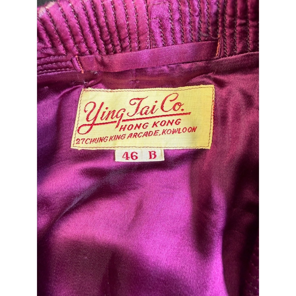 Vintage Ying Tai Co Smoking Jacket Purple Silk Brocade Village Scenes 46 B 1940s - Picture 8 of 16